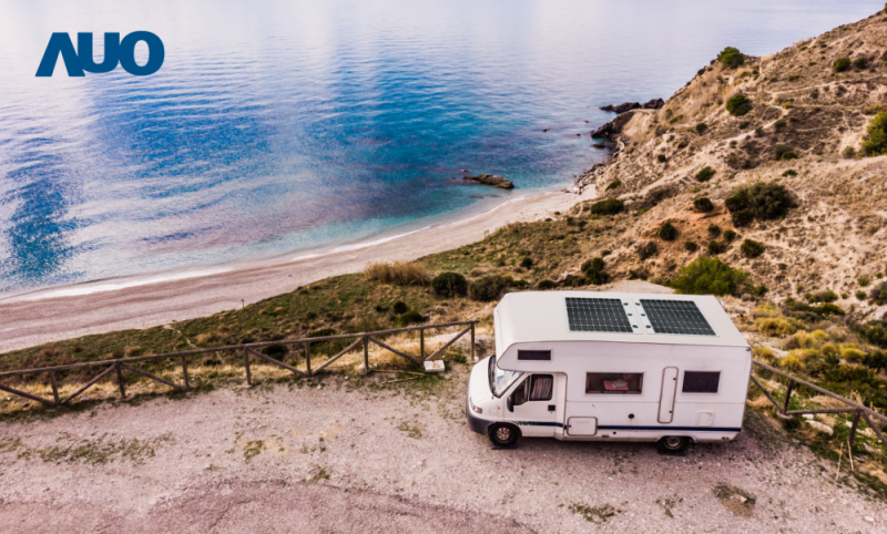 「可撓輕量化太陽光電板SunCurva」使用輕量特殊耐候型複合板取代傳統太陽能板的玻璃前板，不僅降低70%重量，每米平方僅3Kg；具有抗衝擊性能及通過電磁相容性測試，可應用於交通運輸工具，如露營車、遊艇等